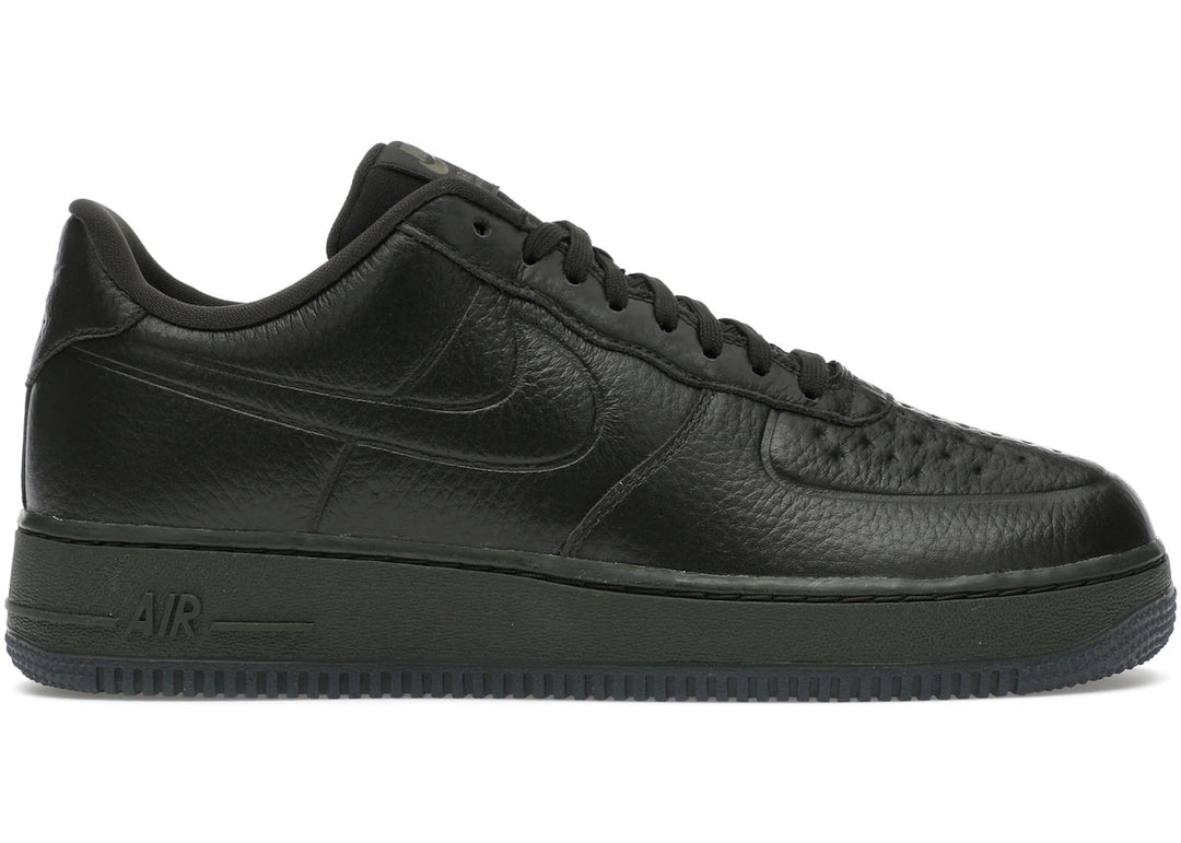 Nike Air Force 1 Low &