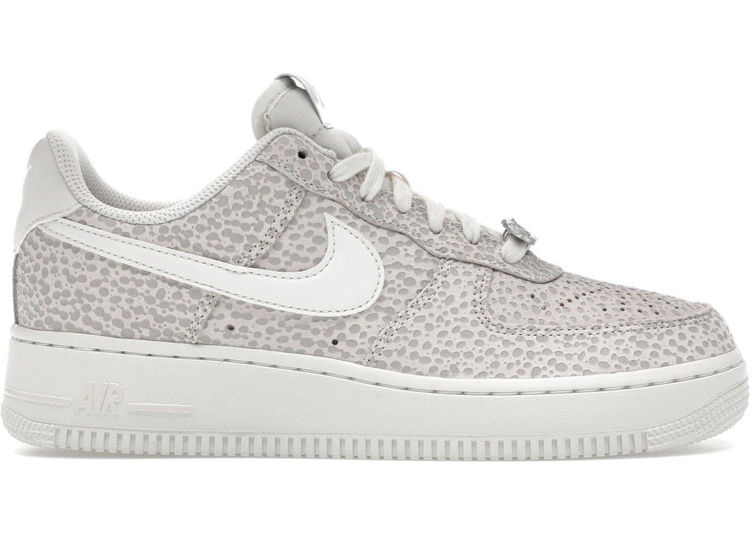 Nike Air Force 1 Low &
