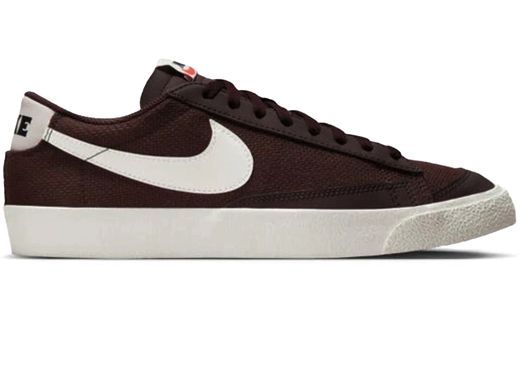 Nike Blazer Low &